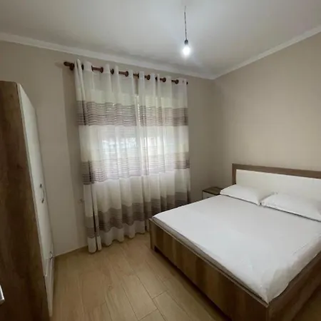 Natyra - 1 Lägenhet Golem (Tirana)