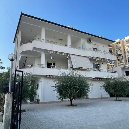 Natyra - 1 Lägenhet Golem (Tirana)
